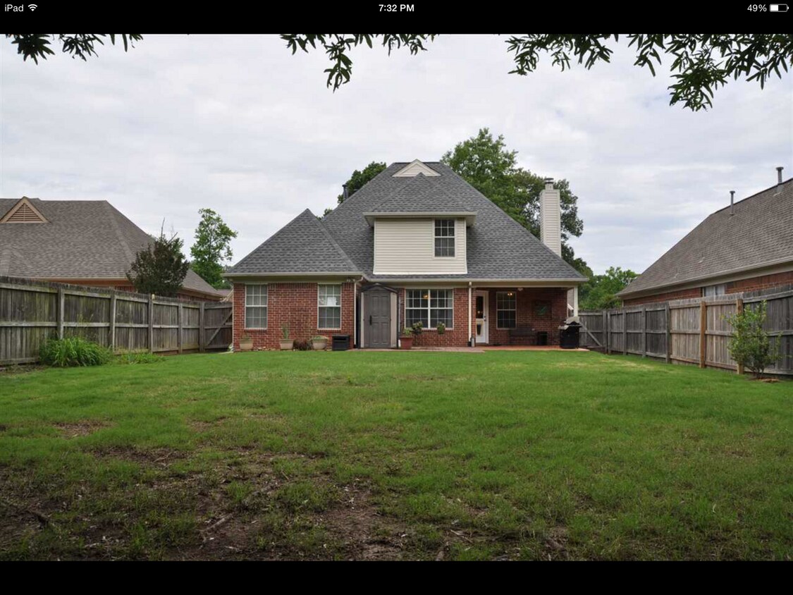 Building Photo - Beautiful 3 Bedroom/2.5 Bath Home on Quail...
