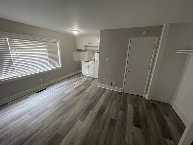 Foto del edificio - 5824 E Washington St