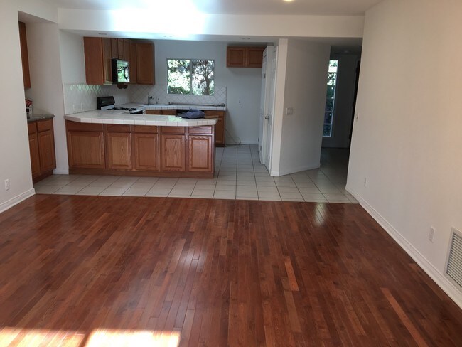 Building Photo - 16806 Mooncrest Dr