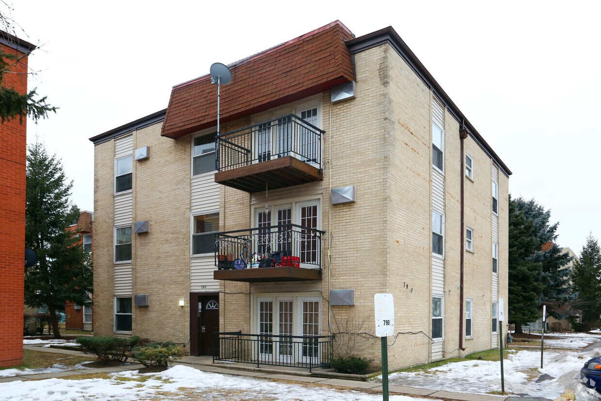 Primary Photo - 790 Piper Ln