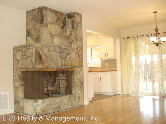 Building Photo - 3 br, 2 bath House - 1106 W Teresa St