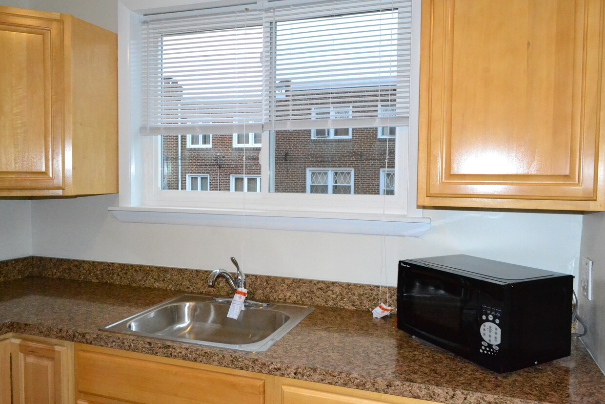 Primary Photo - 1411 N 76th St