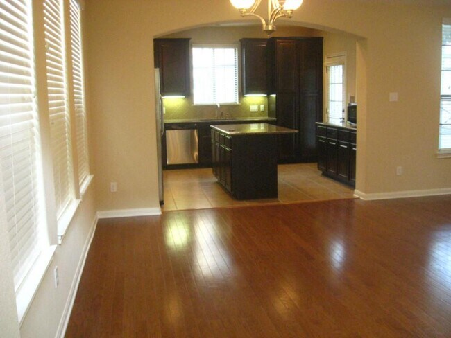 Foto del edificio - 12704 Venice Ln