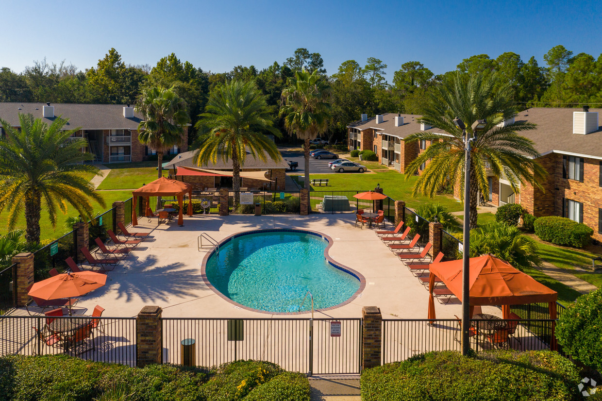 Luxury Pool Area - Sandalwood Apartments