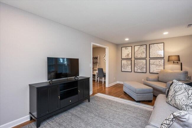 Foto del edificio - 727 Richmond St