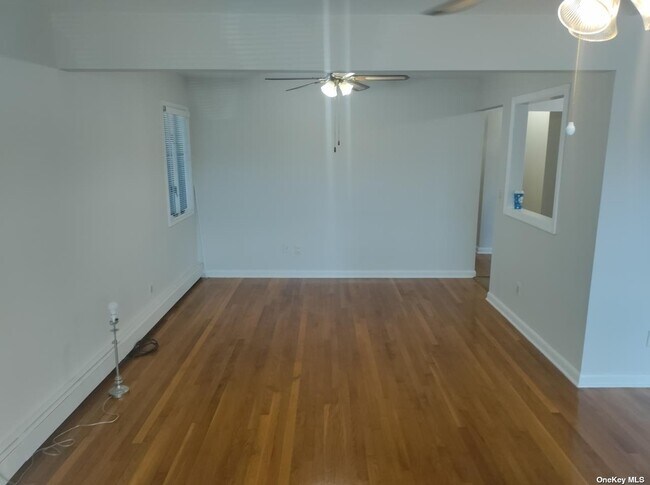 Building Photo - 5 Croton Ct