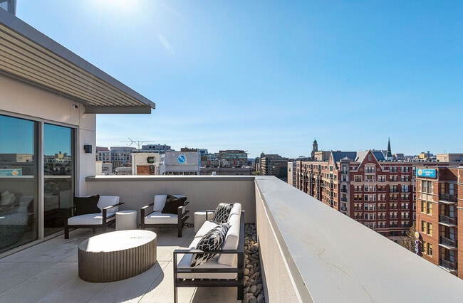 Community Roof Terrace - Vivre