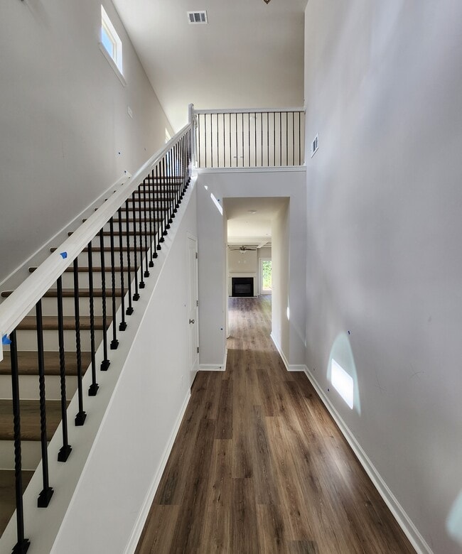 Grand entrance - 2797 Aralynn Way
