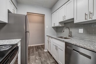 Building Photo - Apartments at North Park