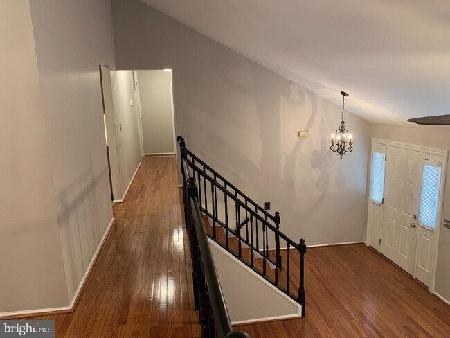 Building Photo - 56 McPherson Cir