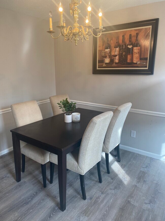 Foto del edificio - 1221 Collington Dr