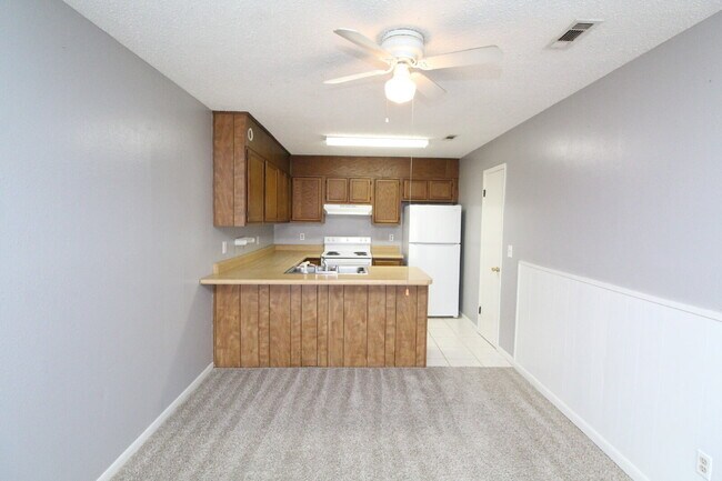 Foto del edificio - 2BR Apartment in Gulf Breeze – Near Oriole...