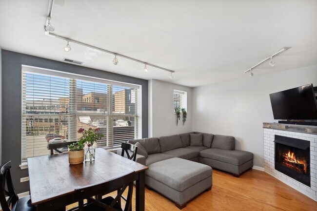 Foto del edificio - 1341 N Halsted St