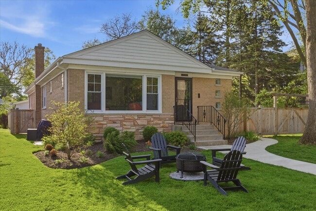 Building Photo - 9237 Lincolnwood Dr