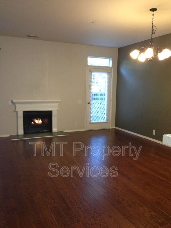 Building Photo - 1284 Chaparral Cir
