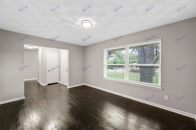 Building Photo - 1540 E Springcrest Cir
