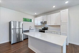 Building Photo - 605 Whitham Ave