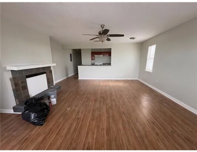 Building Photo - 9400 Hayne Blvd