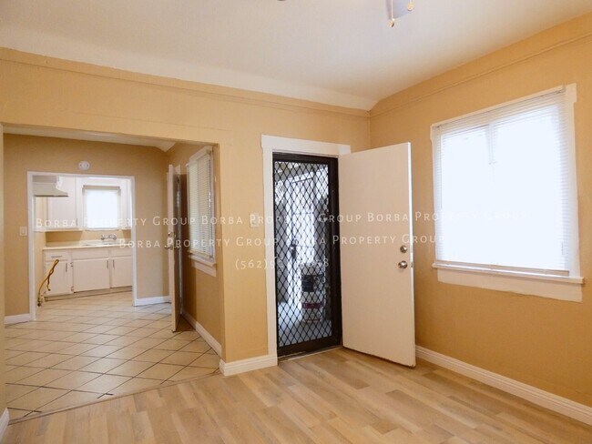 Building Photo - LB2120 (LINDEN)