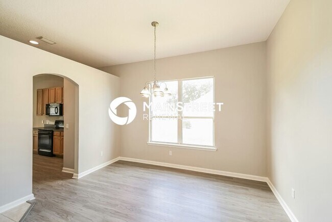 Foto del edificio - 3 Bedroom Pet-Friendly Home in Jacksonville, FL with Main Street Renewal
