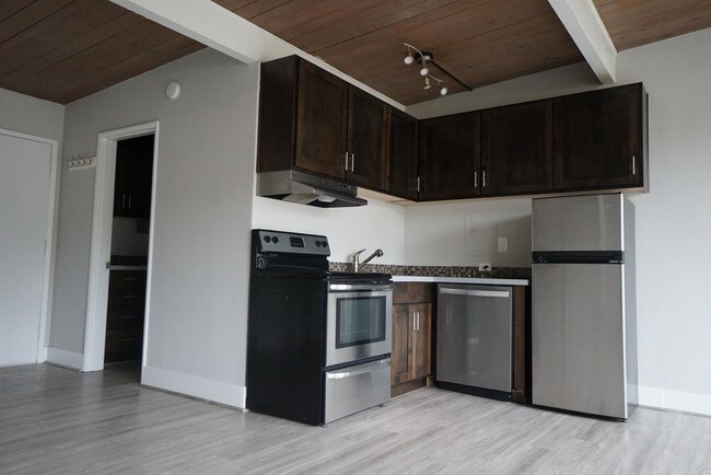Building Photo - 295 3rd St
