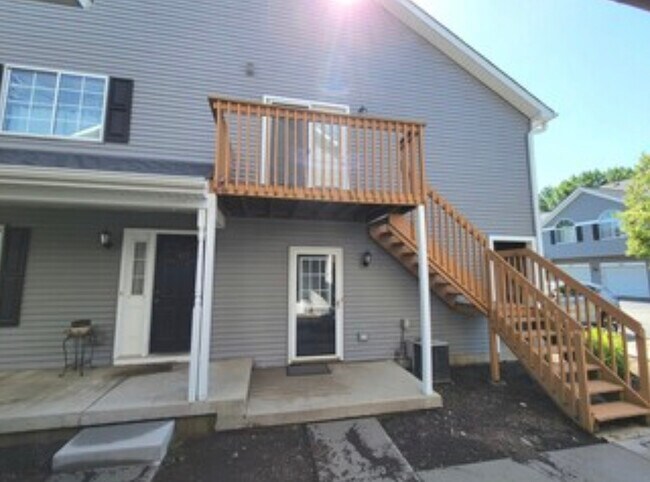 Foto del edificio - 427 Village Creek Dr