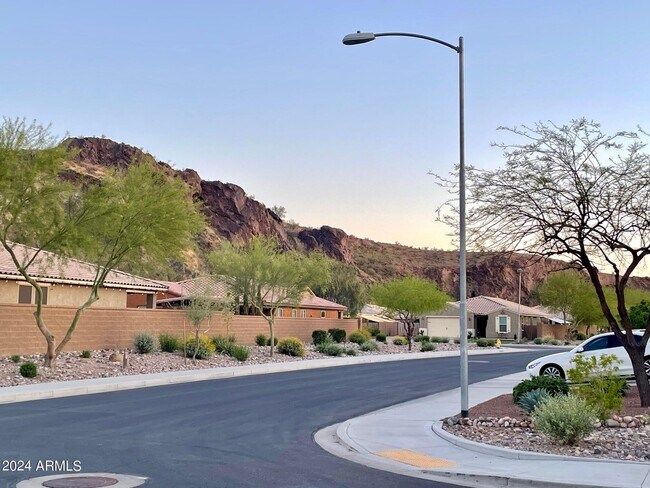 Building Photo - 10462 W Bajada Rd