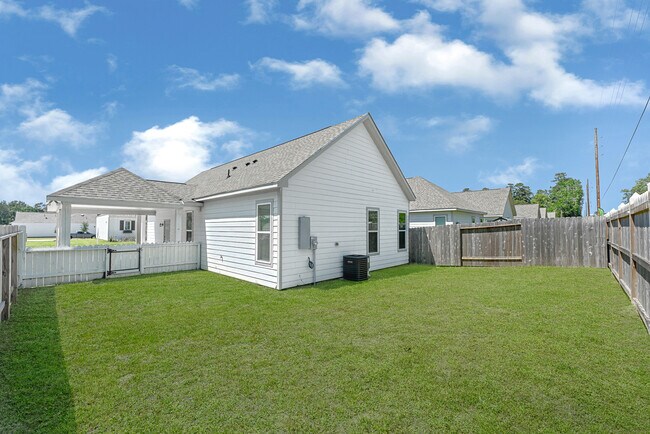 ¡AMPLIOS PATIOS TRASEROS! - The Cottages at Buckshot Landing