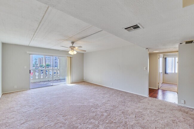 Foto del edificio - E Camelback