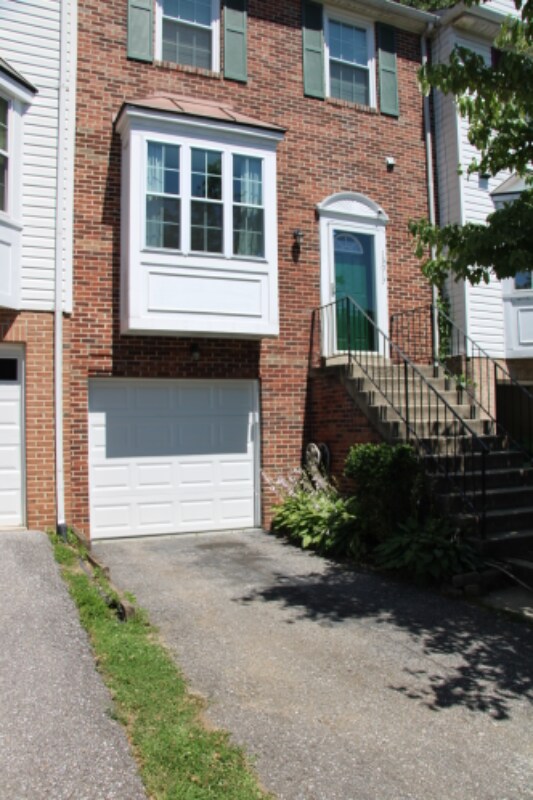Primary Photo - 13017 Silver Maple Ct