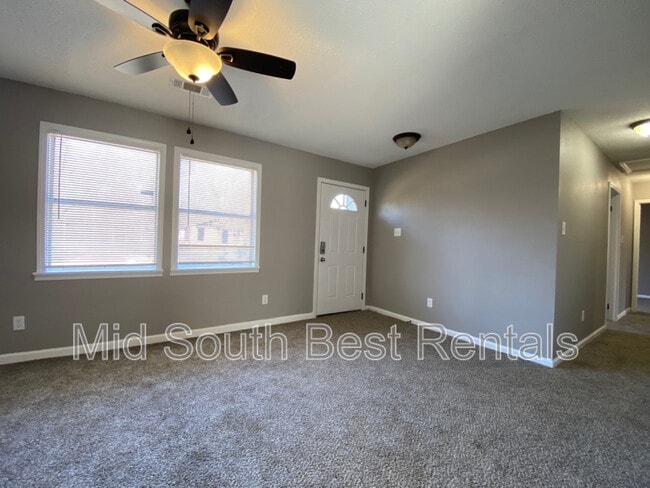 Building Photo - 661 Whitehaven Ln