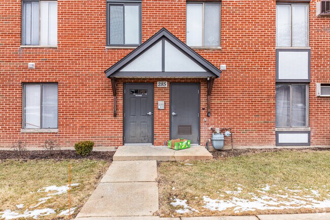 Entrance - 285 Gregory St