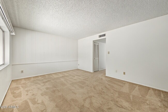 Foto del edificio - 15611 North 22nd St