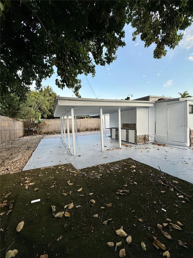 Building Photo - 14471 Lincoln Blvd