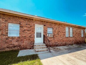 Building Photo - 38294 1494