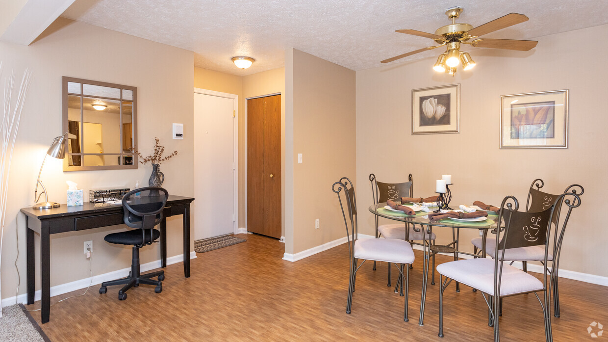 Springbrook - living - Homestead Apartments