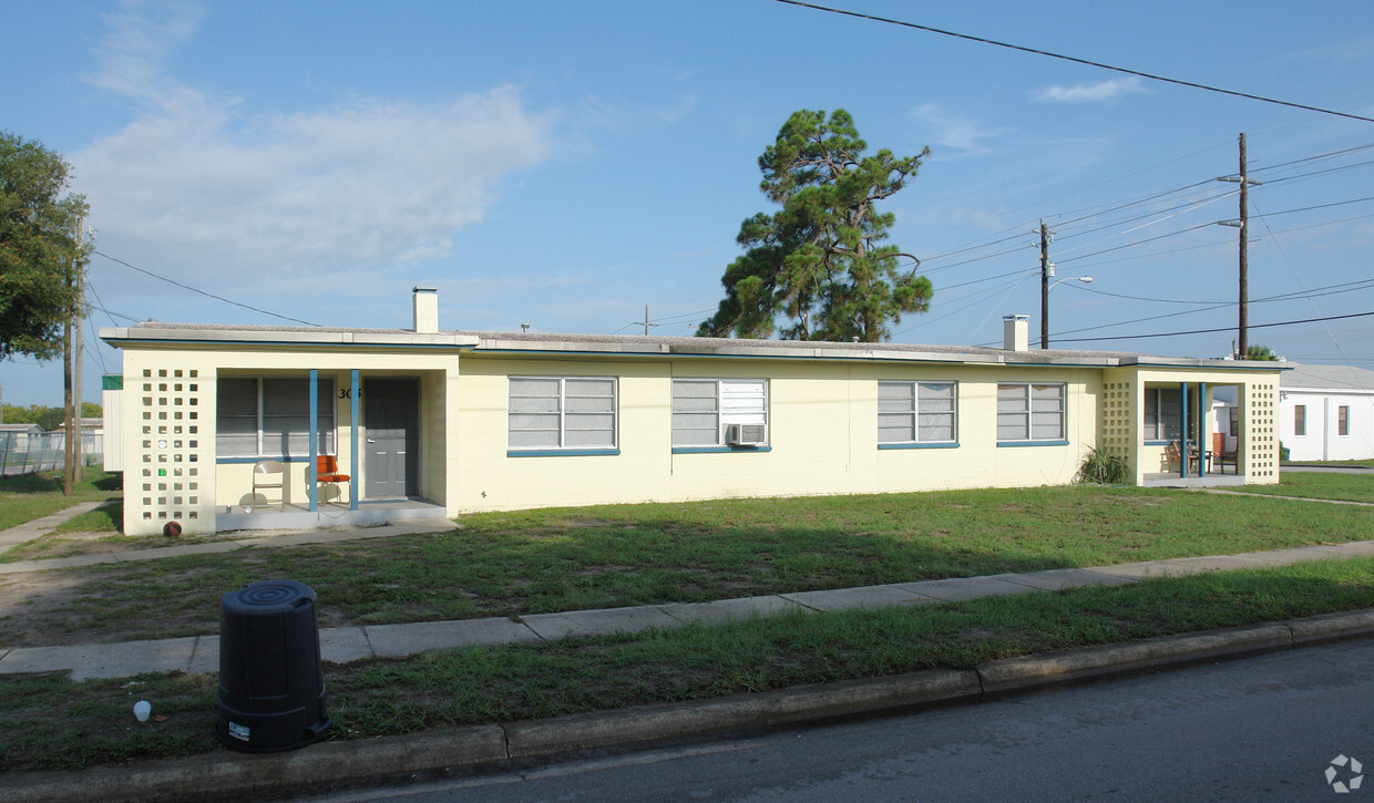 Primary Photo - 305 Mango Ave