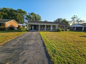 Building Photo - 1615 Kirkwood Dr