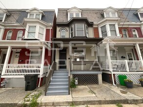 Building Photo - 617 S Pershing Ave