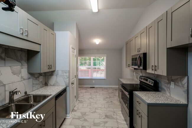 Building Photo - 471 Gin Mill Dr