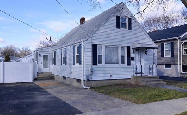 Building Photo - 62 Carteret St