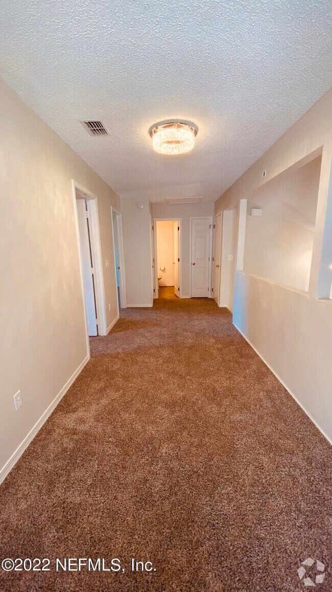 Fort Caroline Lakes Apartments under 500 Jacksonville, FL 5