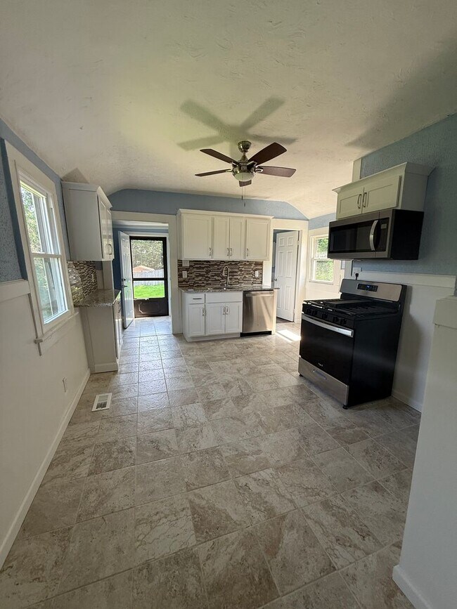 Foto del edificio - Hughestown Brand new remodel single  Famil...