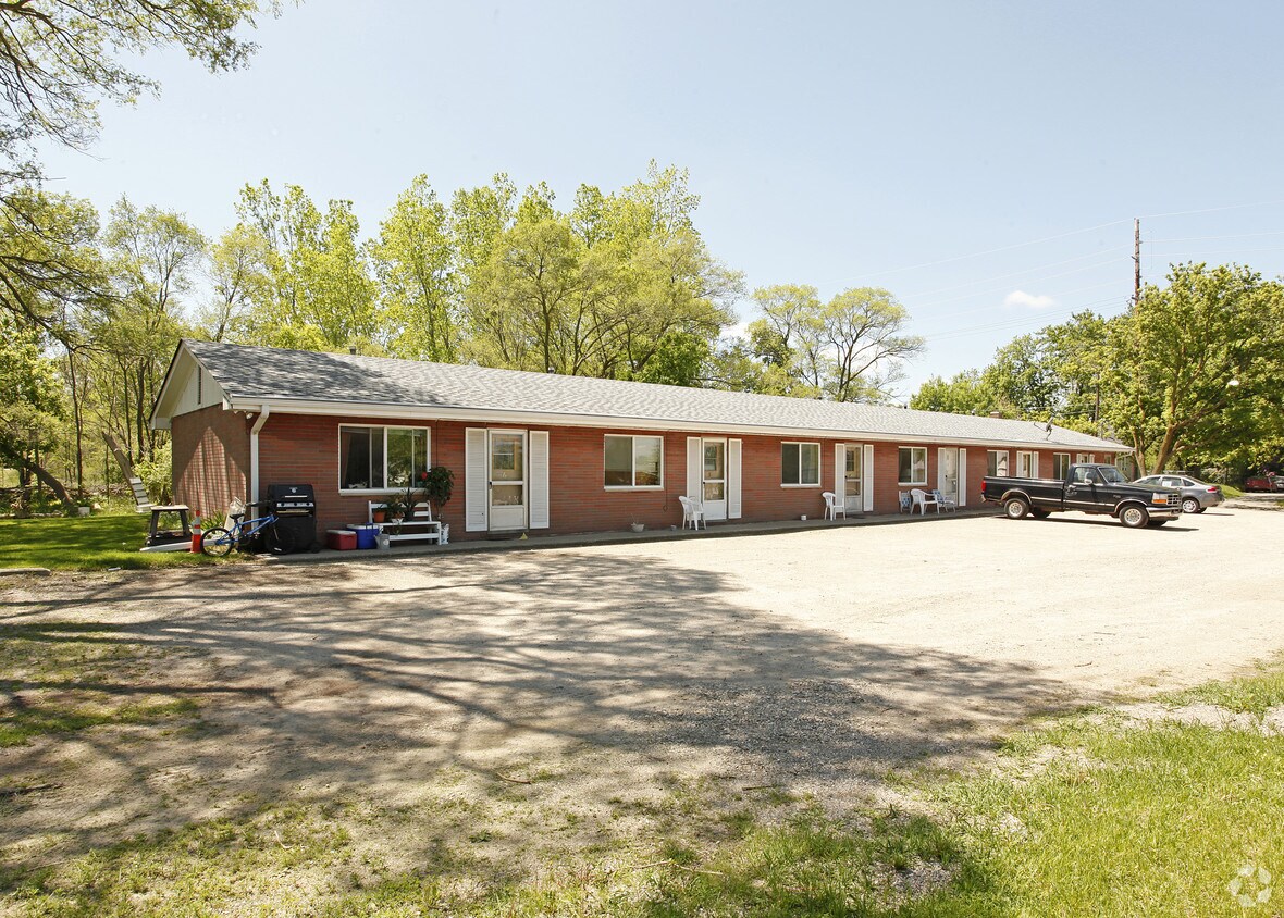 217 S National St, Howell, MI 48843 Apartments in Howell, MI