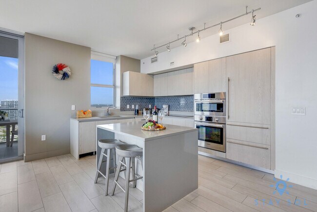 Foto del edificio - 4010 S Ocean Dr