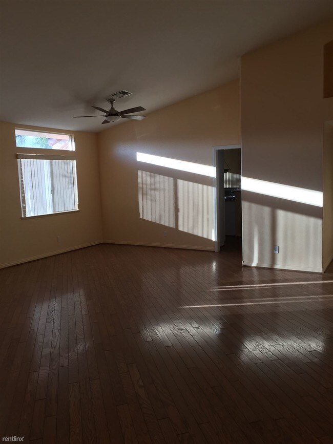 Foto del edificio - 7649 Brightwood Dr