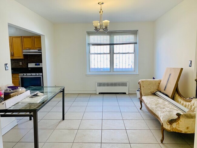Dining room - 5301 Glenwood Rd