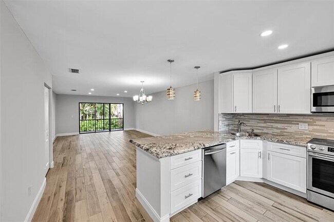 Foto del edificio - 21699 Cypress Rd
