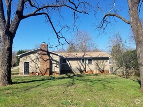 Building Photo - 810 Duckview Ct