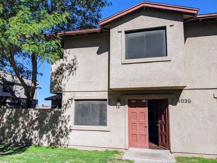 Foto principal - 4039 W Wonderview Rd